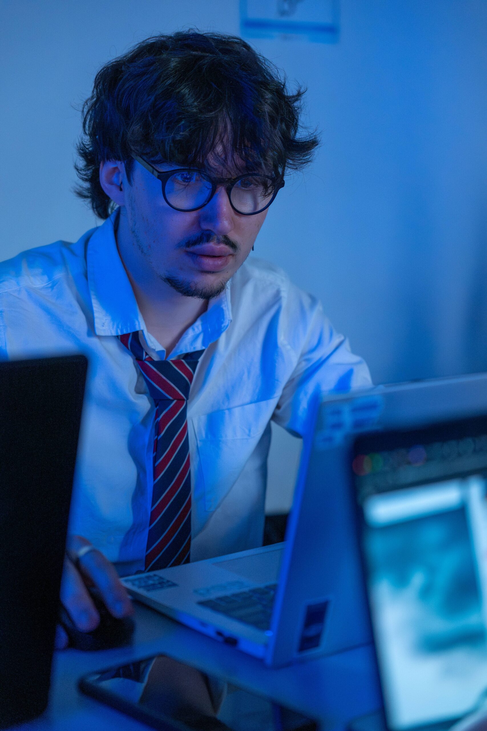 Photo Garçon Brun cheveux courts